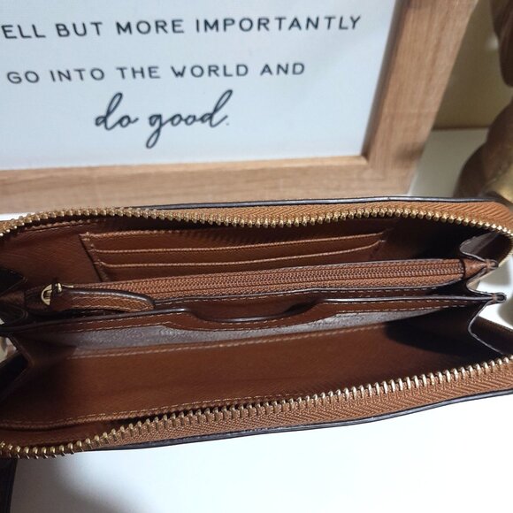 Michael Kors Brown Leather Gold Logo Hardware Minimalist Fall All Season Wallet - Picture 4 of 8